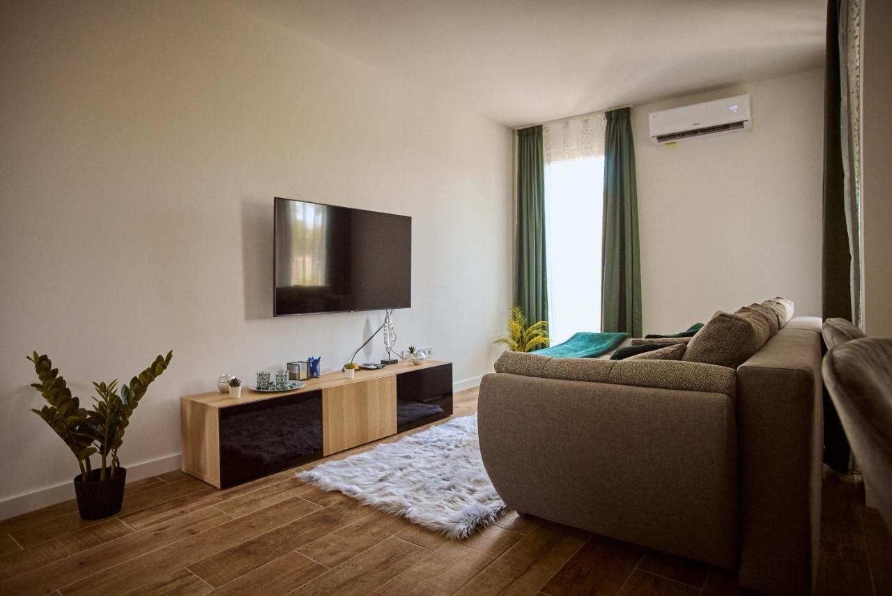 Starlight Silver Szeged - Exclusive Exterior photo